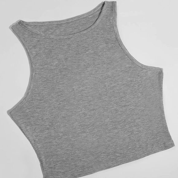 Stretchy Cropped Tank Top Like New - Picture 3 of 4